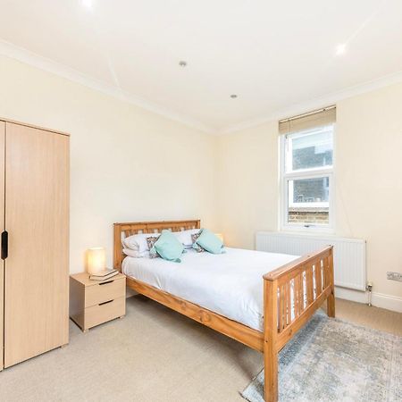 Stylish & Spacious 3 Bed Victorian House Sleeps Up To 7 - Near O2, Museums, Excel, Mazehill Station 12 Mins Direct Into London Bridge Esterno foto