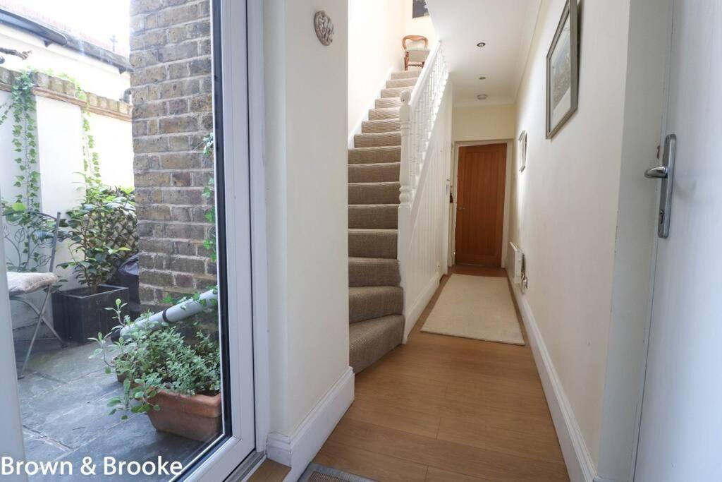 Stylish & Spacious 3 Bed Victorian House Sleeps Up To 7 - Near O2, Museums, Excel, Mazehill Station 12 Mins Direct Into London Bridge Esterno foto